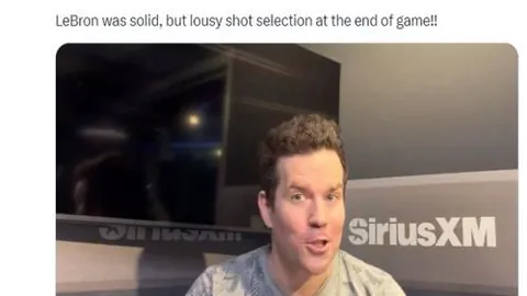 奥尼尔发起反击，杜兰特助攻扣篮得分