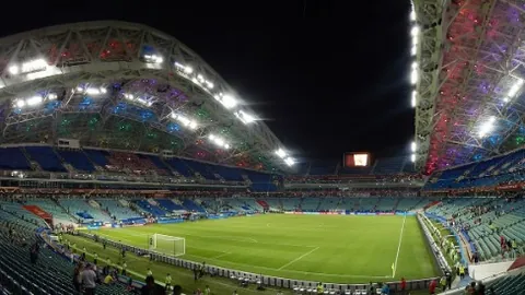 18岁少年绽放光芒！阿森纳公布恩瓦内里创最年轻进球纪录历史时刻